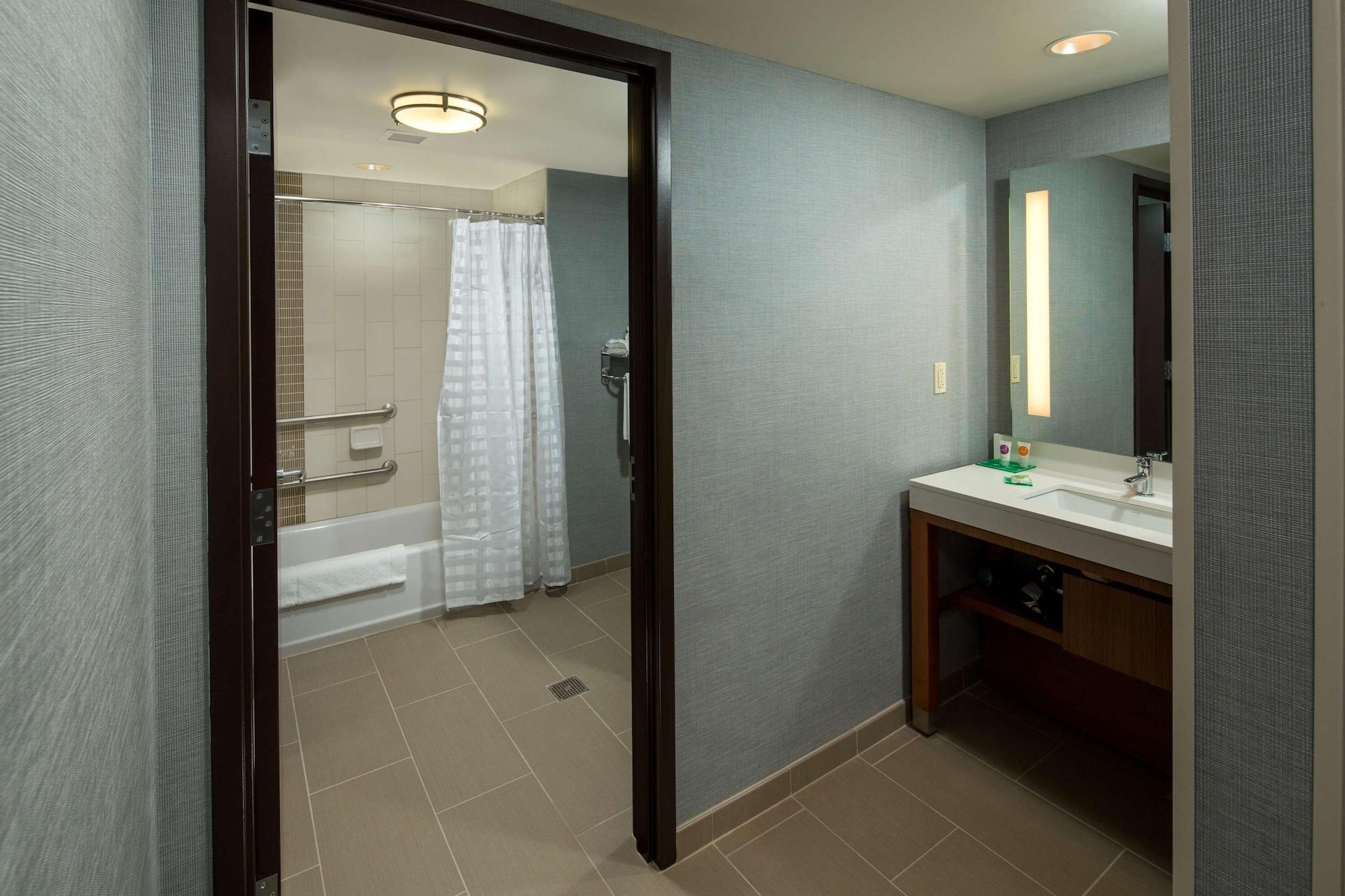 Hyatt Place Bloomington / Normal Extérieur photo