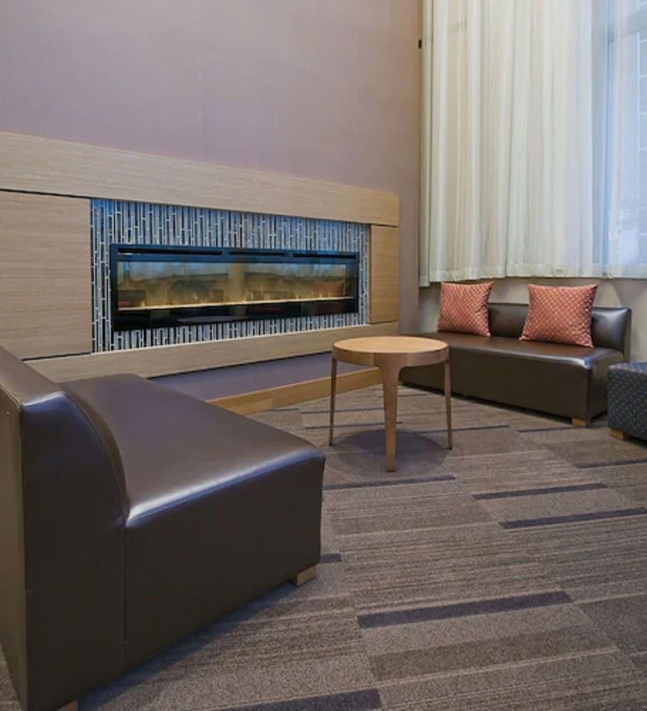 Hyatt Place Bloomington / Normal Extérieur photo