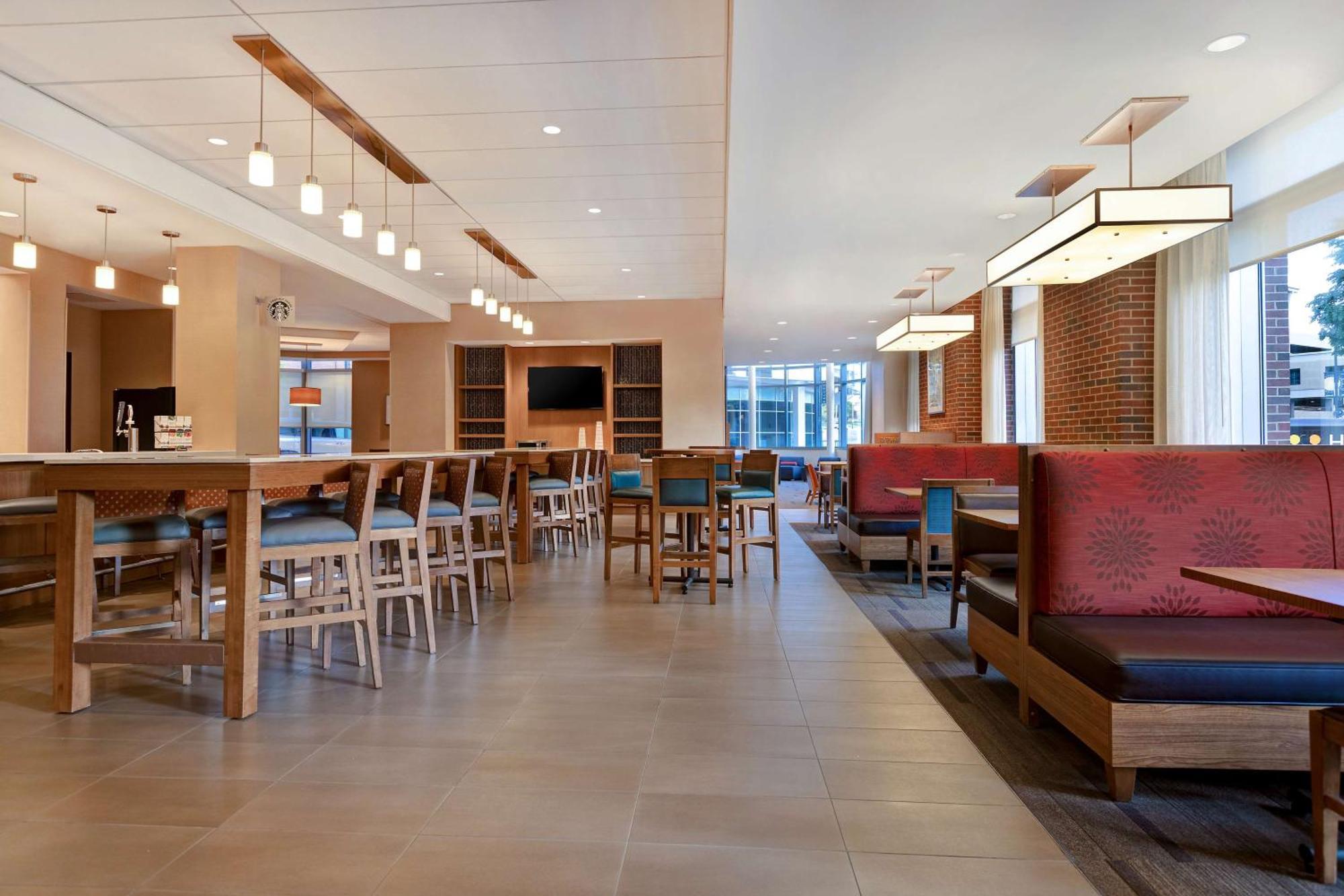 Hyatt Place Bloomington / Normal Extérieur photo