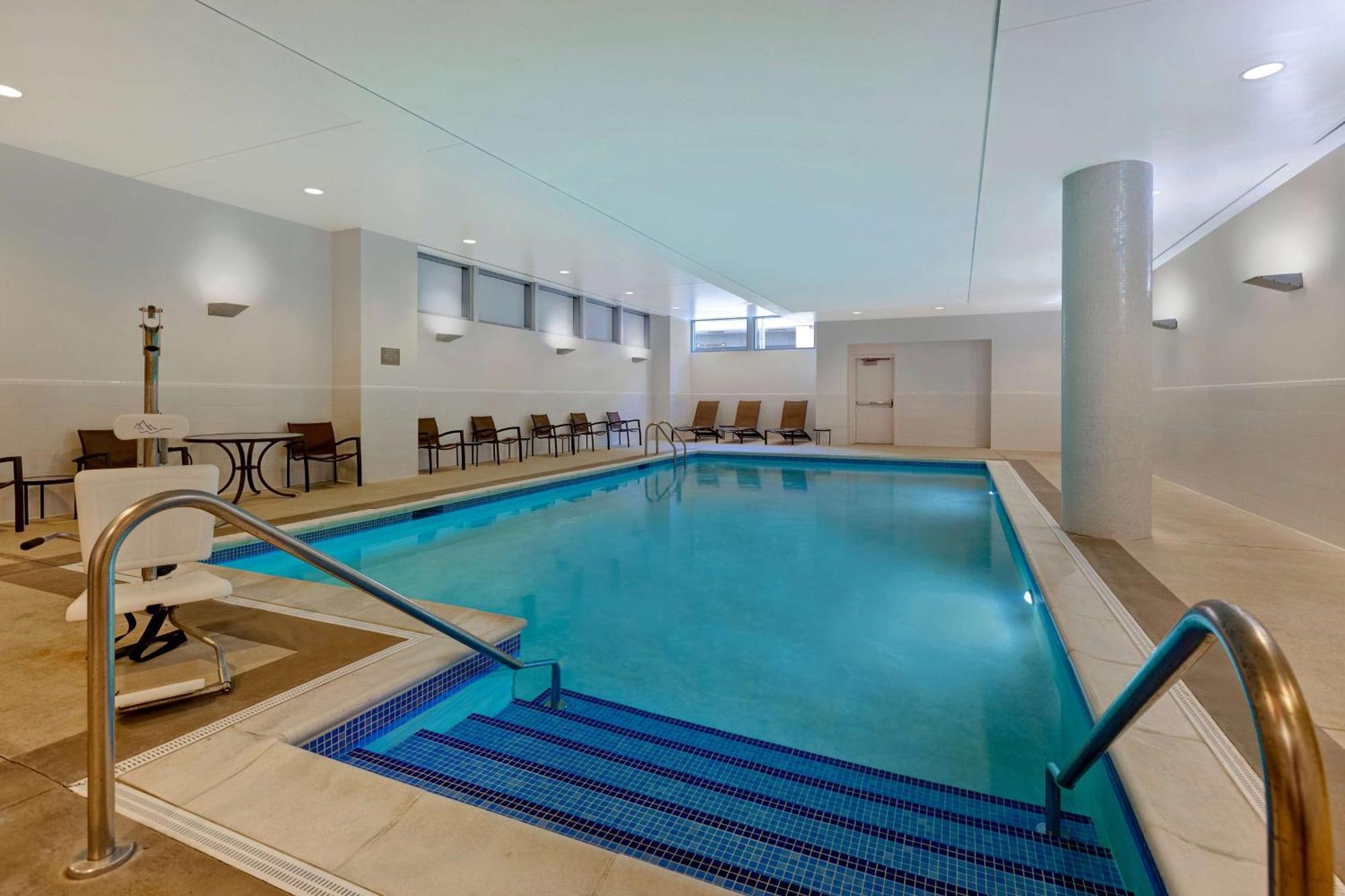 Hyatt Place Bloomington / Normal Extérieur photo