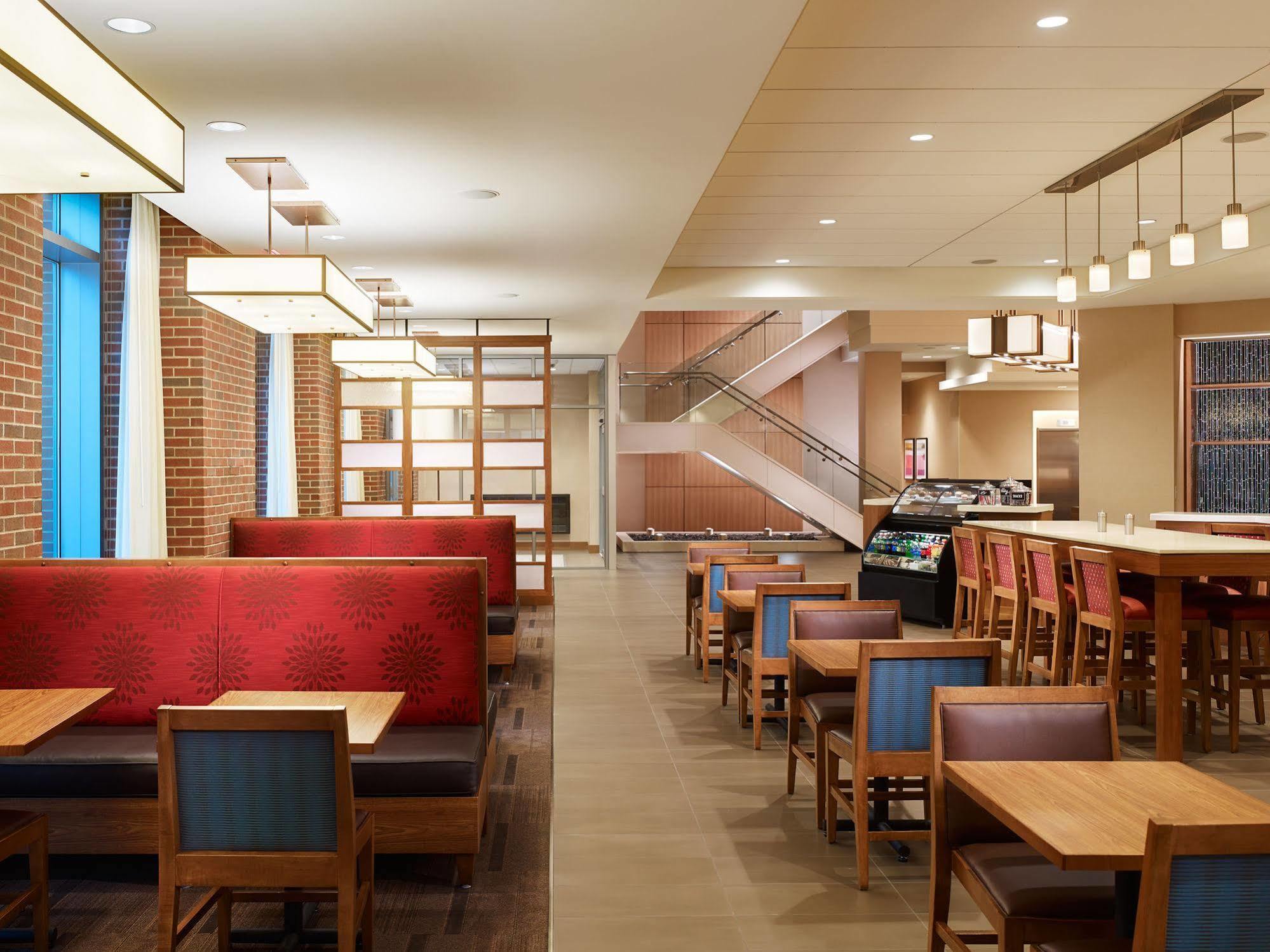 Hyatt Place Bloomington / Normal Extérieur photo